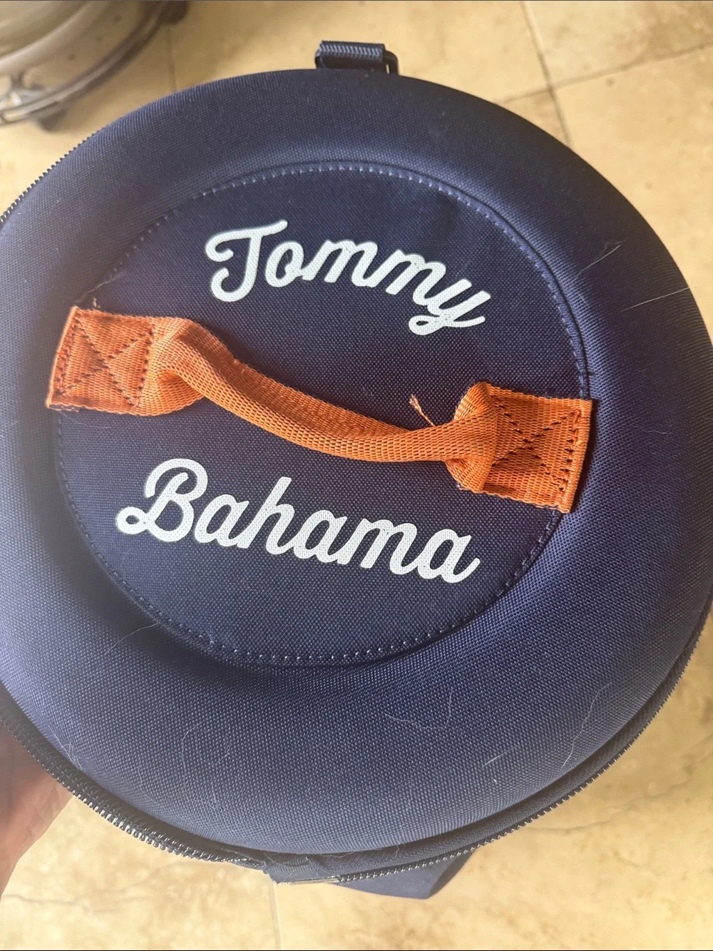 Tommy Bahama clamshell duffel bag excellent condition